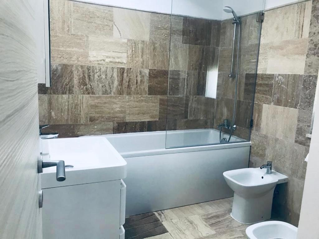 Wave 2 Mamaia Prima Linie Vedere La Mare 120Mp Năvodari Eksteriør billede